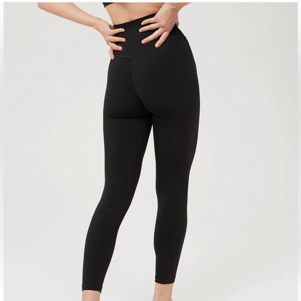 Offline By Aerie Real Me Straight Waistband 7/8 Legging